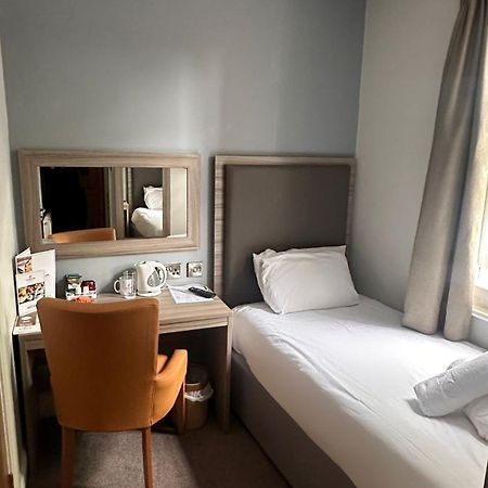 St Andrews Town Hotel Дройтвіч Екстер'єр фото