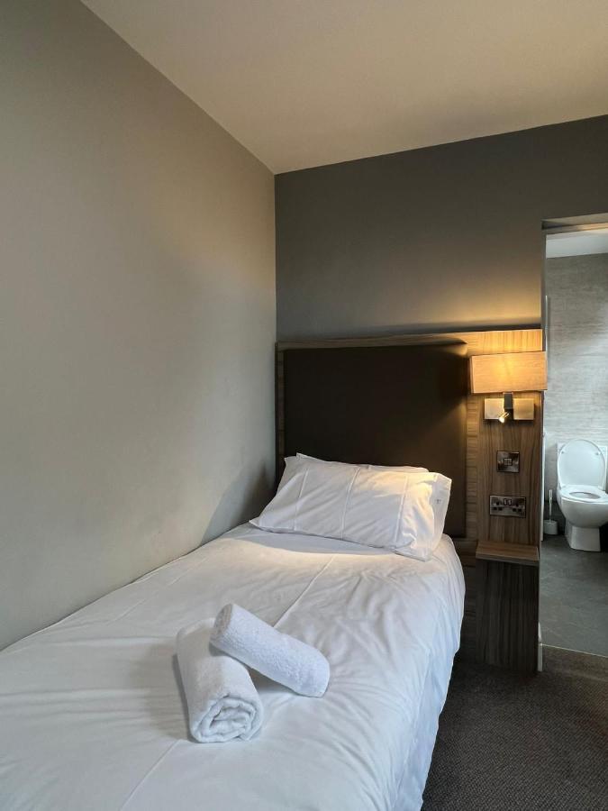 St Andrews Town Hotel Дройтвіч Екстер'єр фото