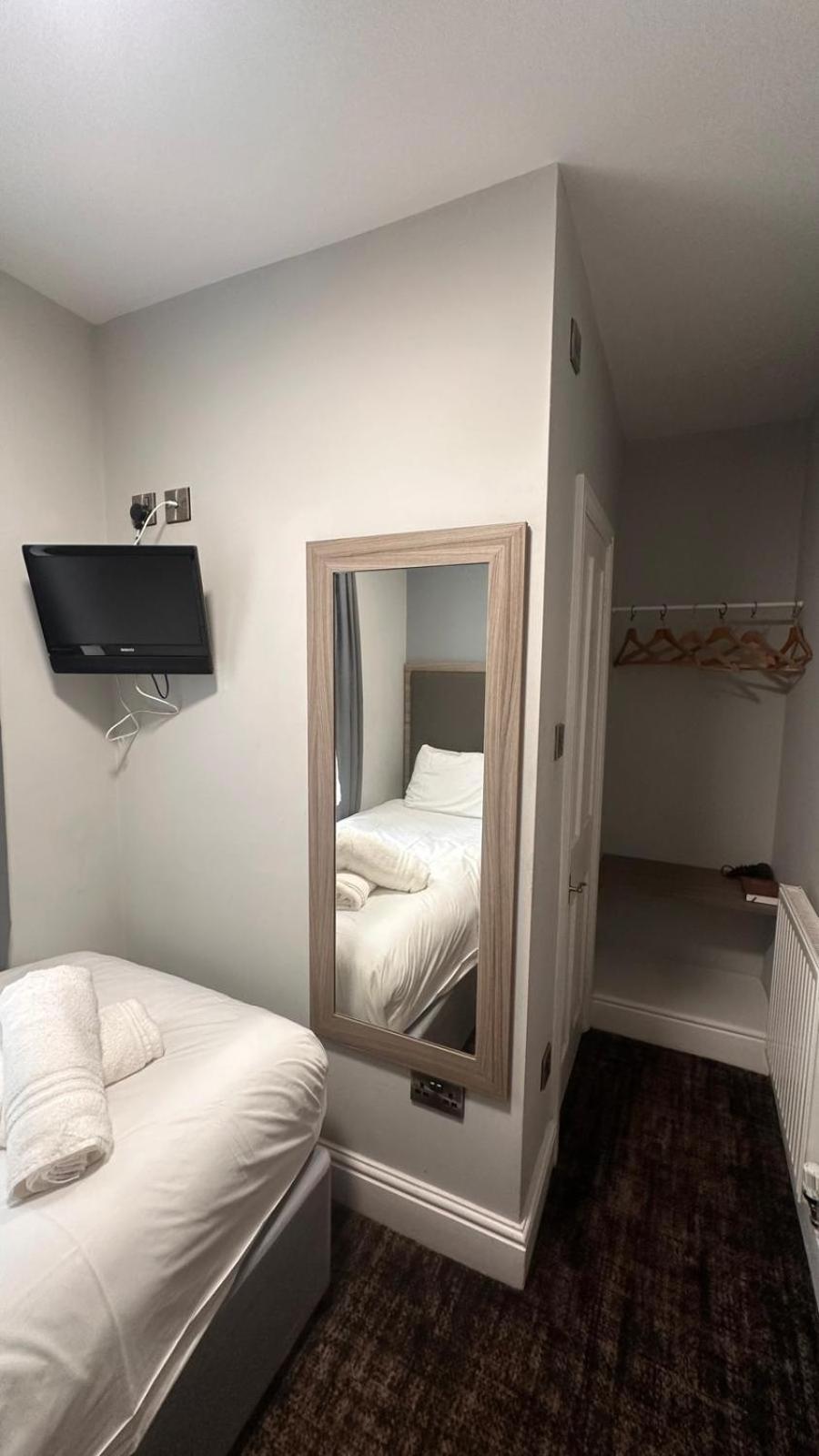 St Andrews Town Hotel Дройтвіч Екстер'єр фото