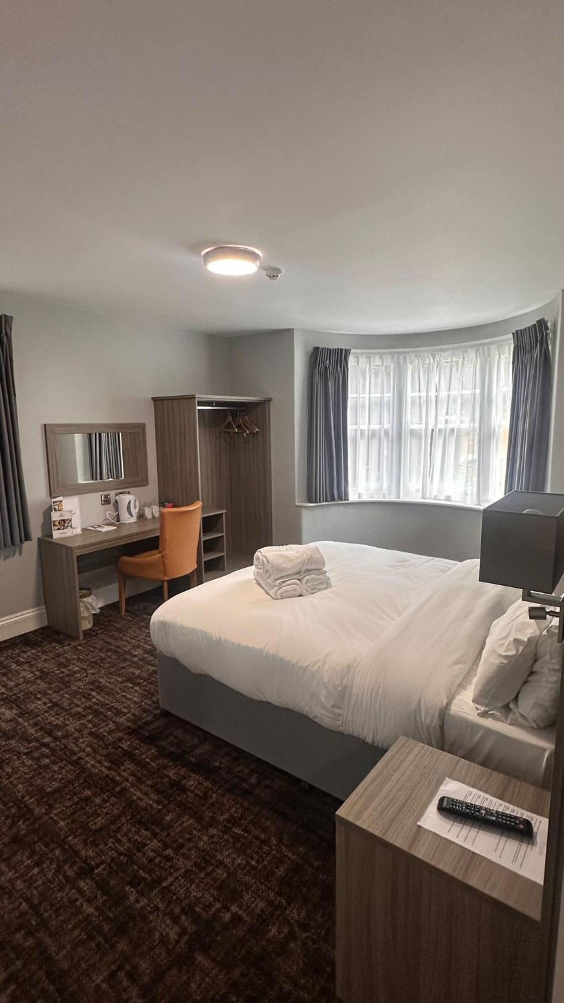 St Andrews Town Hotel Дройтвіч Екстер'єр фото
